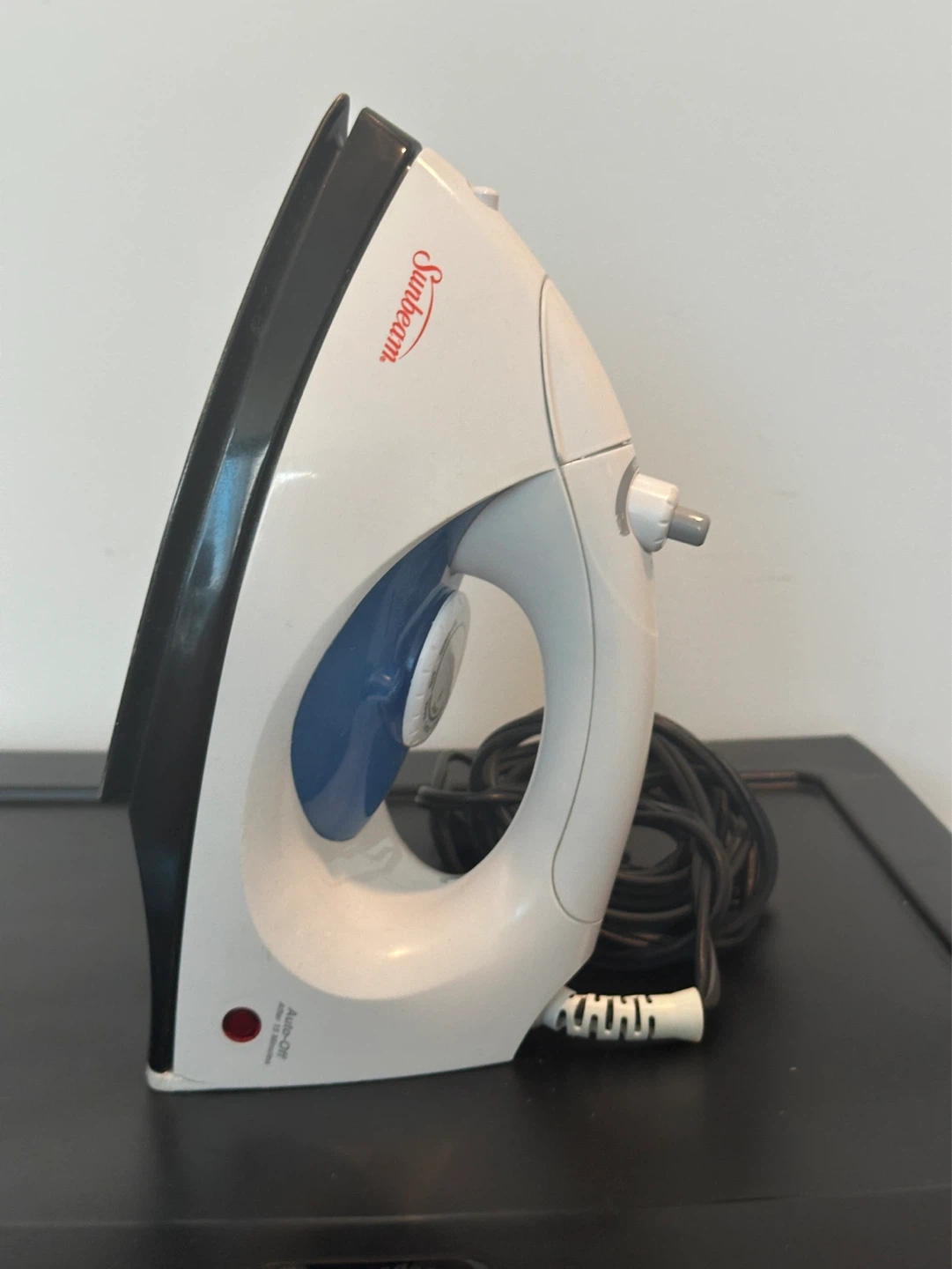Sunbeam Auto-Off Steam Iron - photo 2