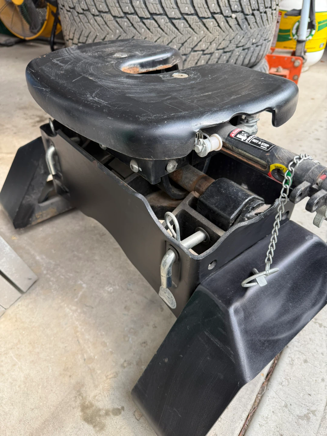 CURT Q25 5th Wheel Hitch - photo 2