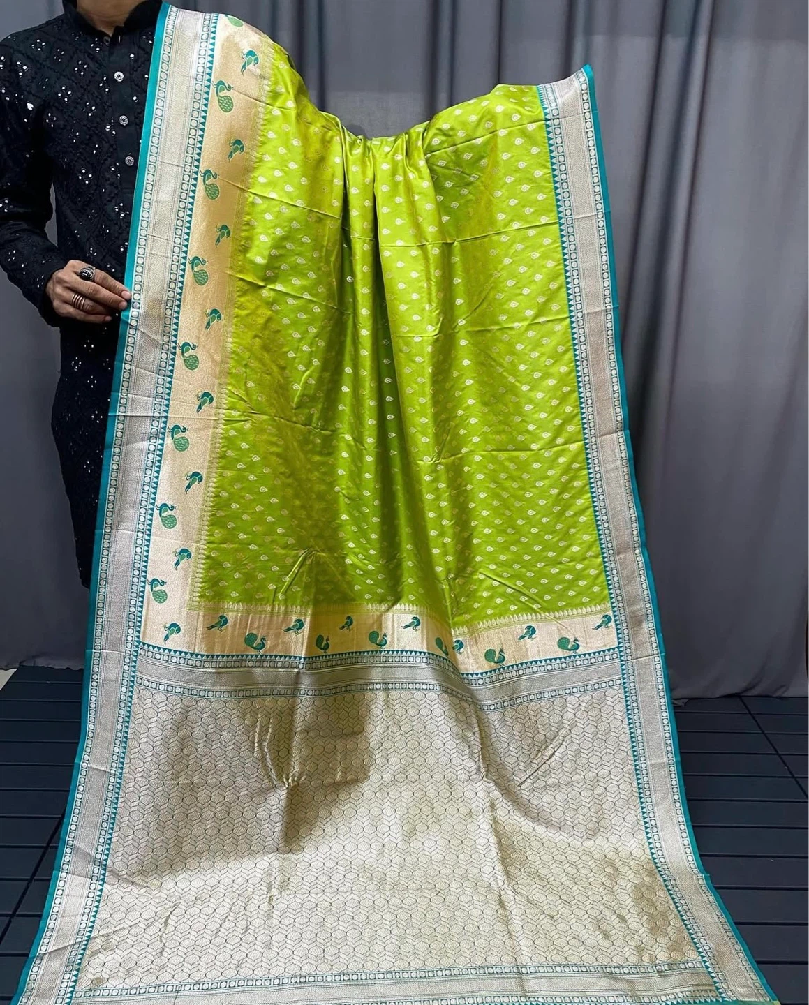 Woven Banarasi Silk Saree - Various Colours - photo 4