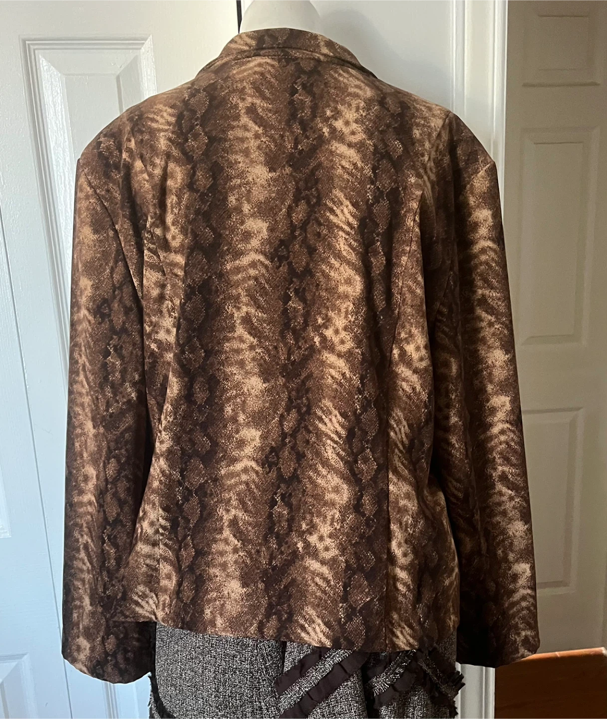 Daniel Laurent Women's Brown Snake Print Zip-Up Jacket - photo 5