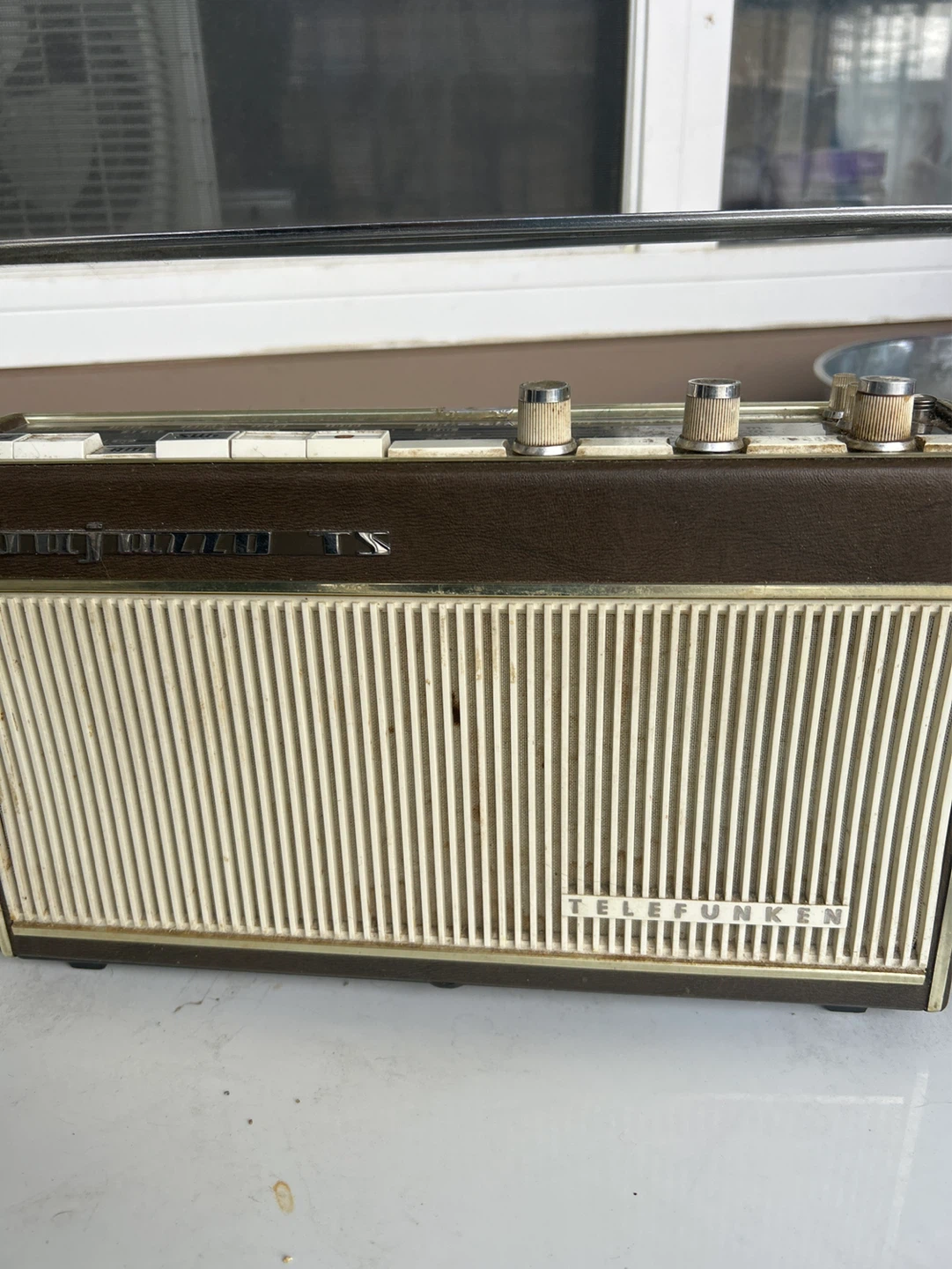 Telefunken Portable AM/SW Radio