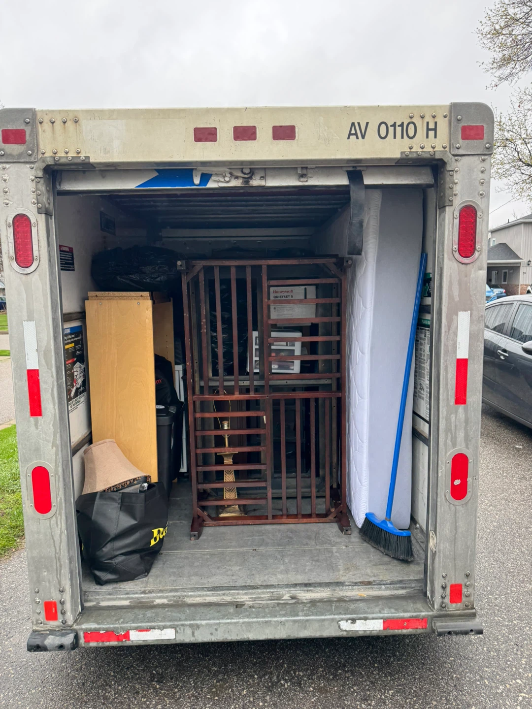 Moving truck and delivery gta