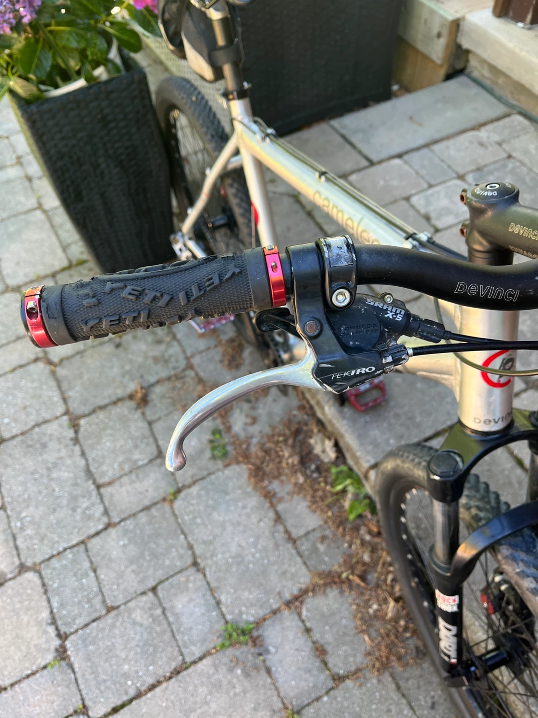 Devinci Chameleon 3 Mountain Bike - photo 2