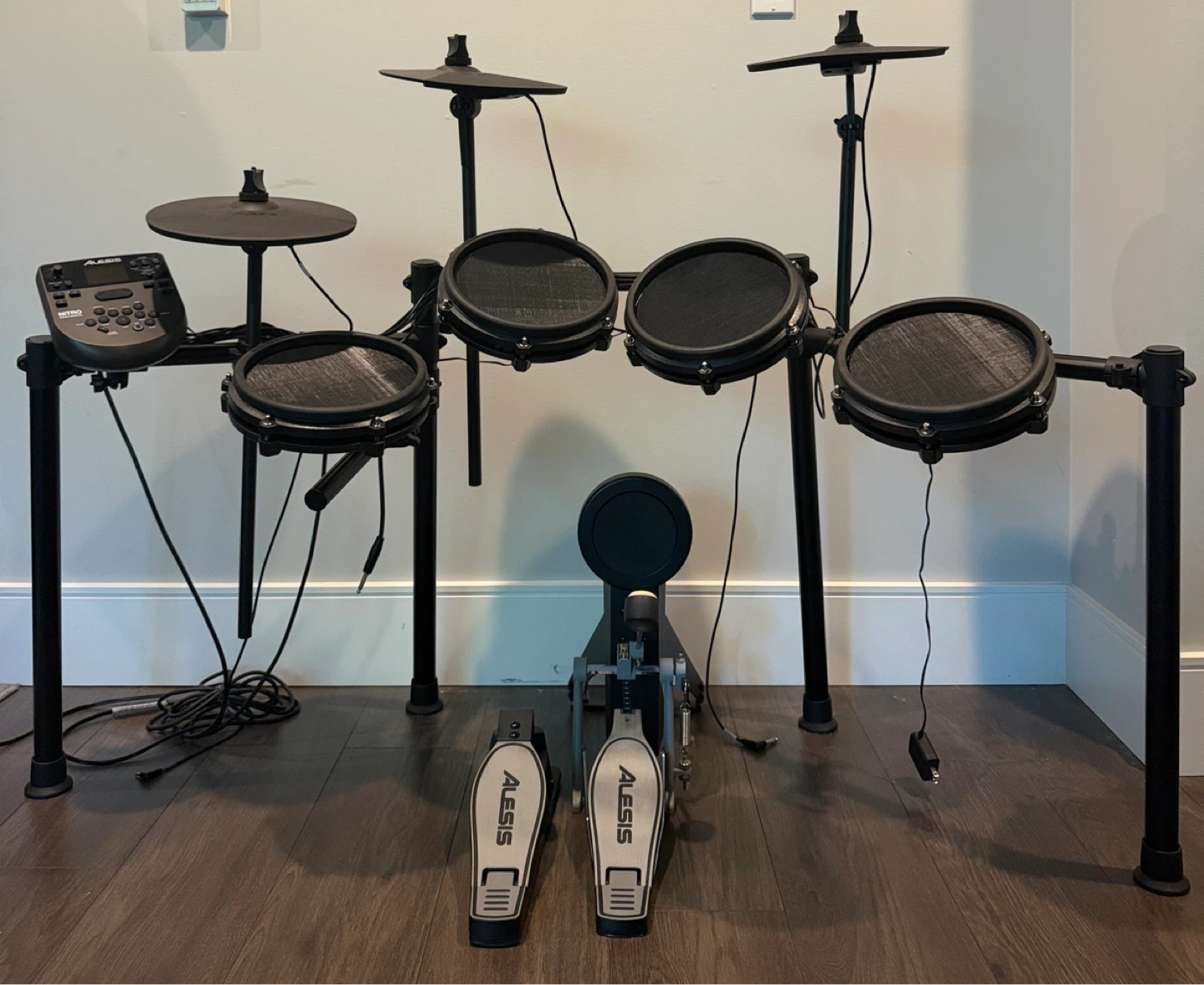 Alesis Nitro Mesh Electronic Drum Kit （Cash only ）