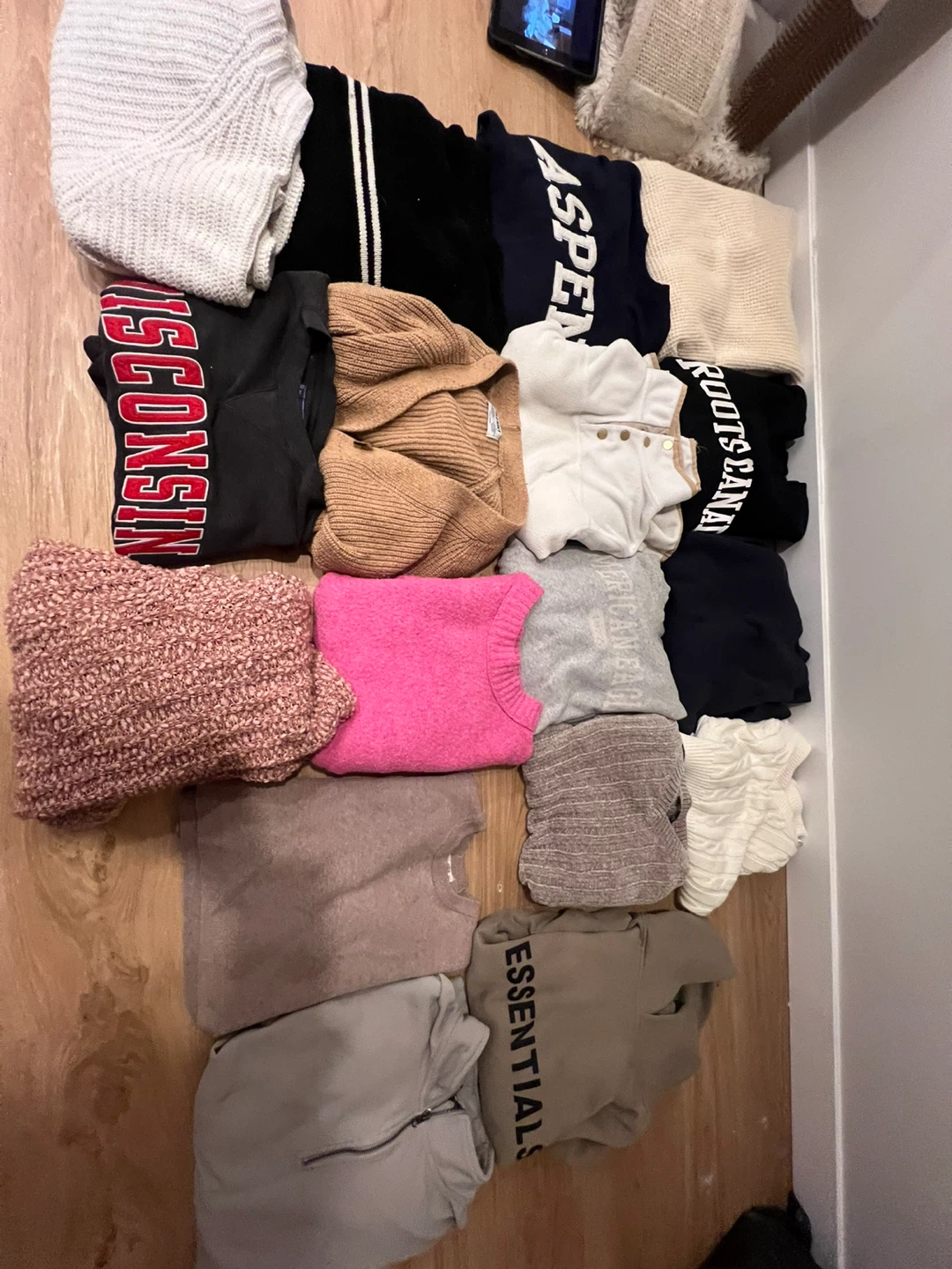 Bundle of various sweaters and hoodies - photo 2