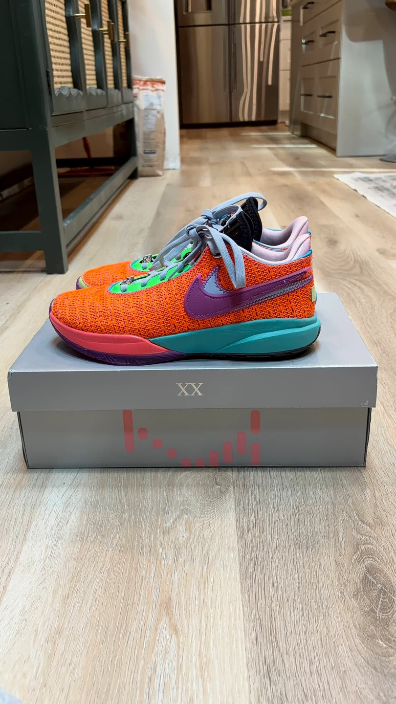 Nike LeBron 20 “Chosen One” 7Y