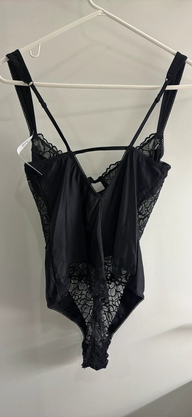 Urban Outfitters Black Lace Bodysuit - Size L BNWT - photo 4