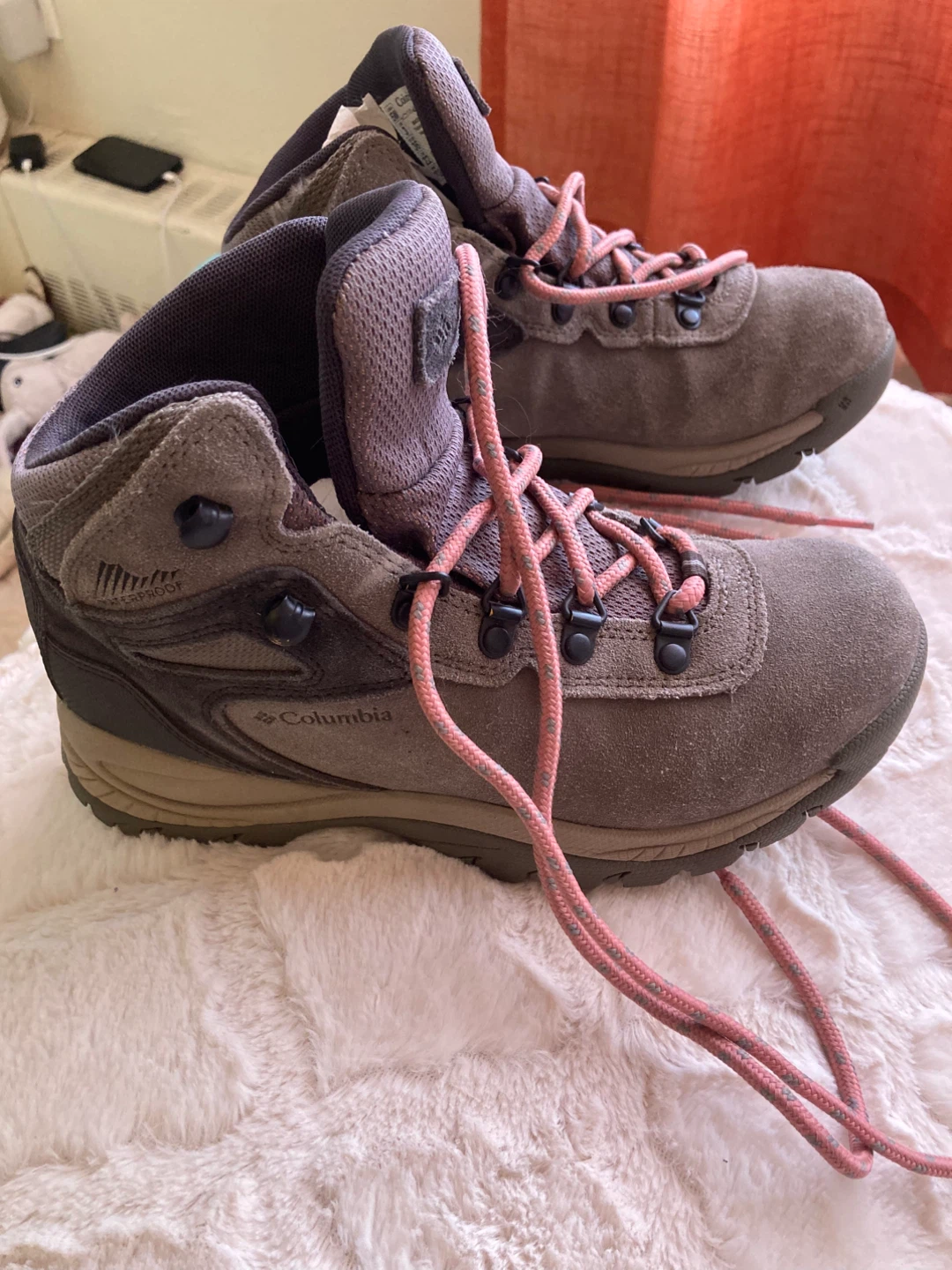 Columbia Size 5 Wide Newton Ridge Plus Waterproof Hiking Boots