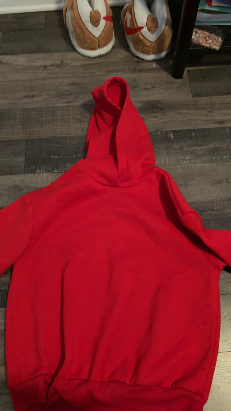Red Hoodie - photo 2