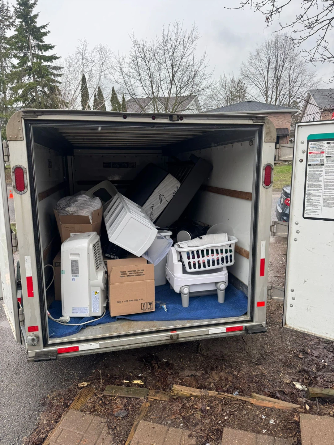 Moving and delivery truck and trailer - photo 4