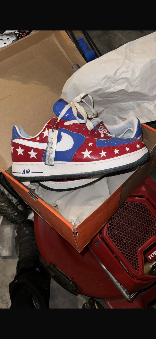 Nike Air Force 1 Red White Blue Stars Men's Size 10 - photo 5