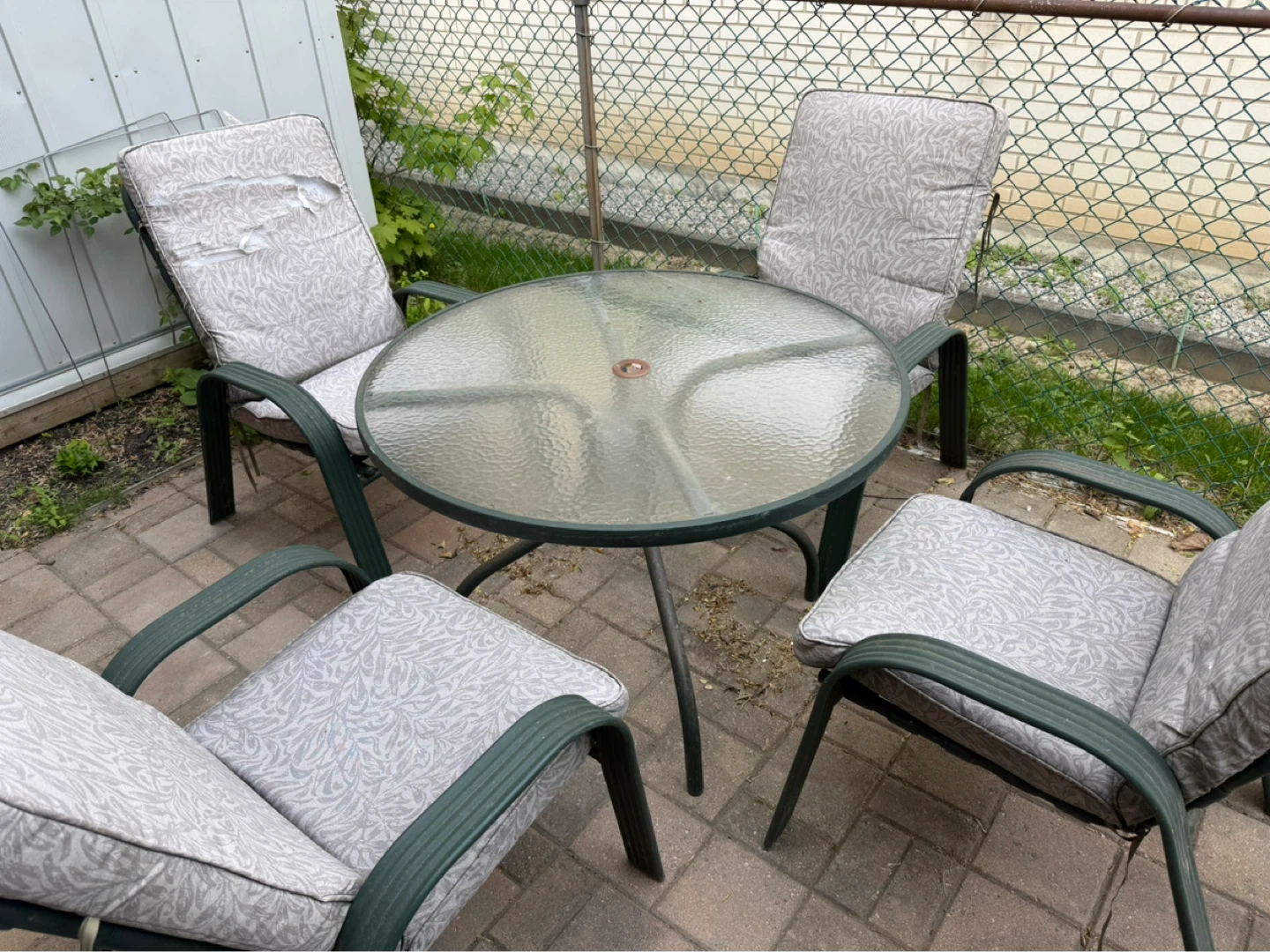 Patio Dining Set with Glass Table and 4 Chairs