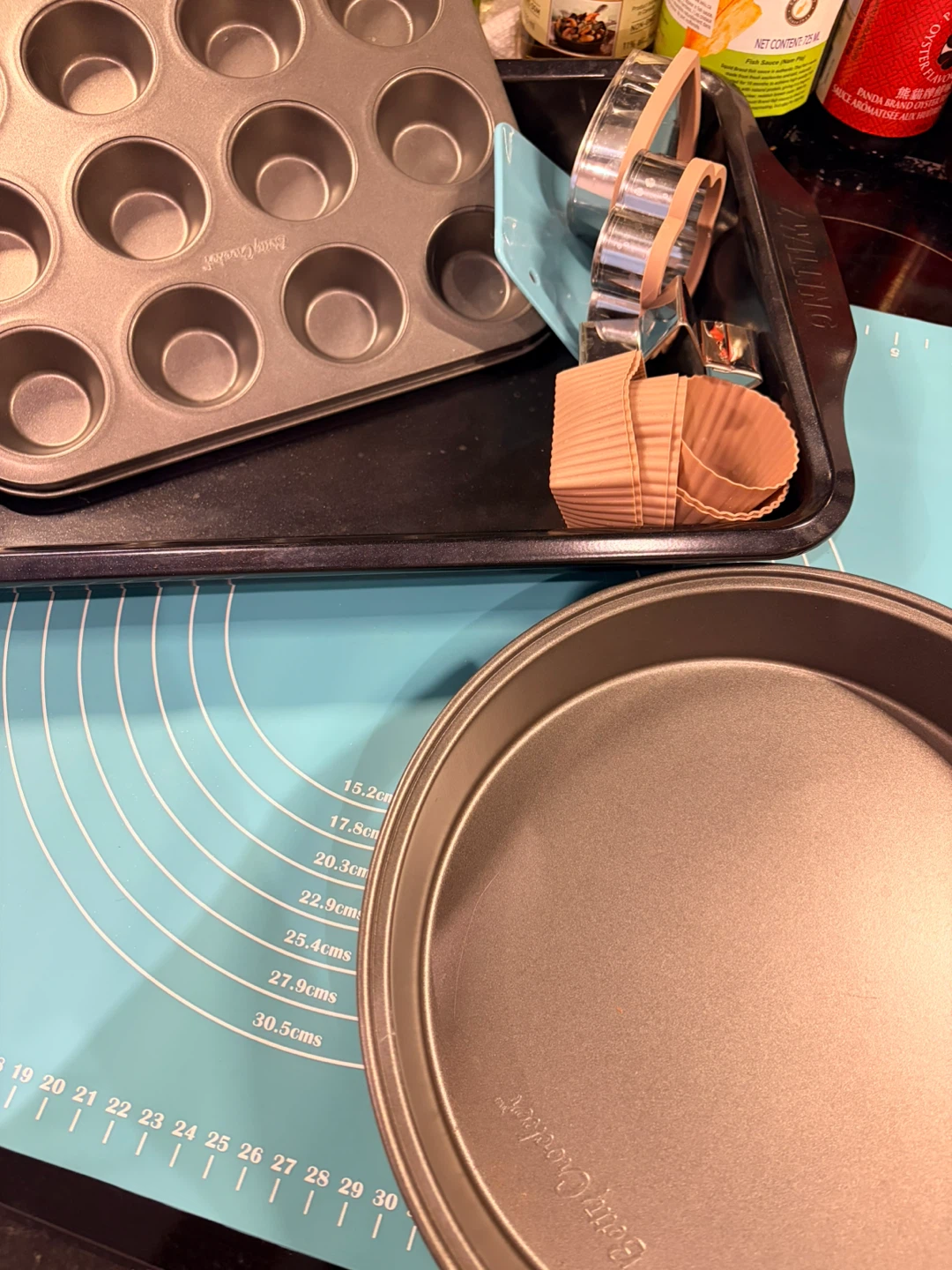 Betty Crocker Baking Set - Muffin Pan, Cake Pan, Cookie Cutters