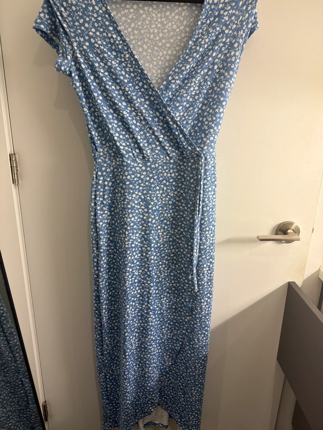 Winners Blue Floral Wrap Dress sz M - photo 3