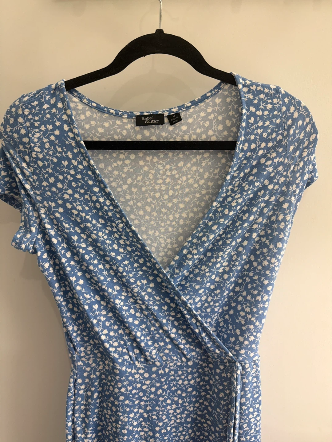 Winners Blue Floral Wrap Dress sz M - photo 2