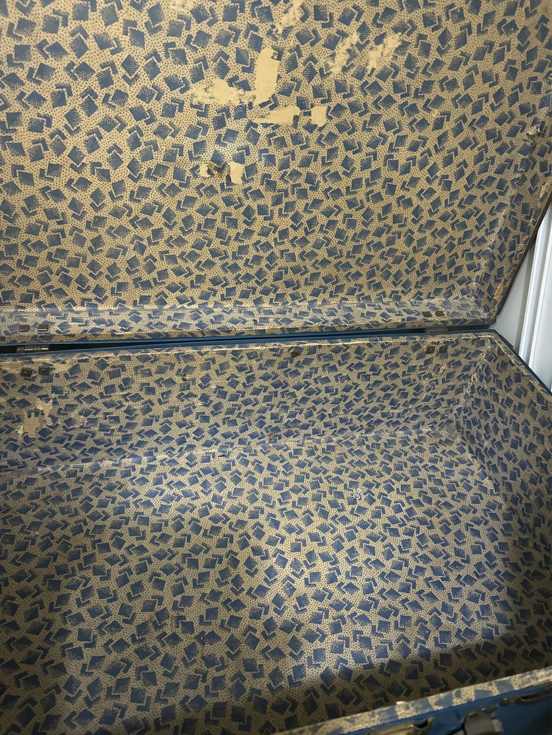 Vintage Blue Trunk Suitcase - photo 2