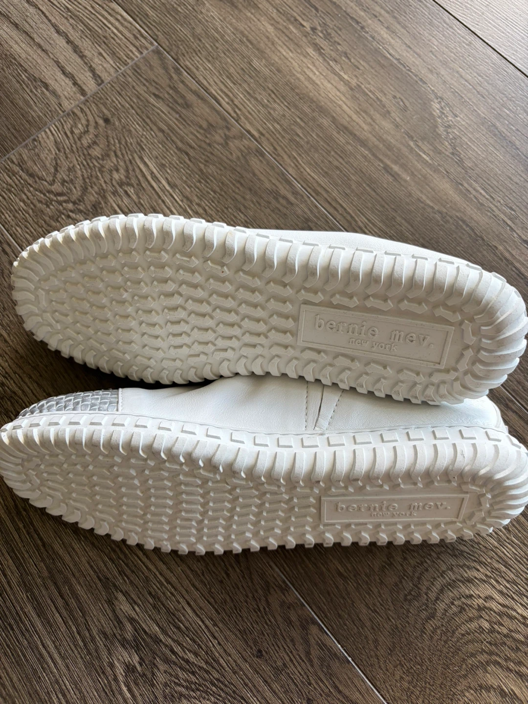 NEW sz 10 Bernie Mev. White Woven Toe Slip-On Shoes - photo 4