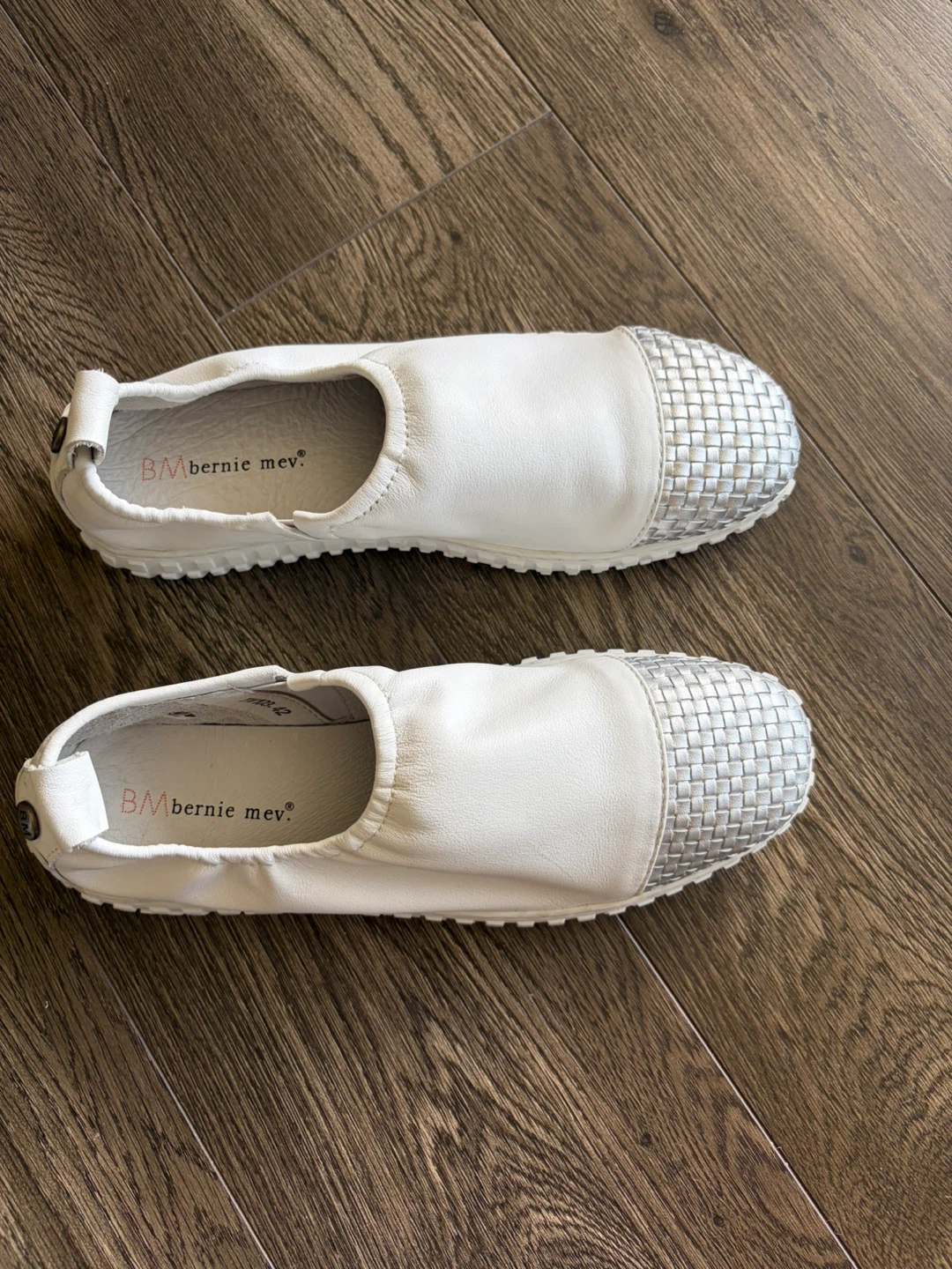 NEW sz 10 Bernie Mev. White Woven Toe Slip-On Shoes - photo 2