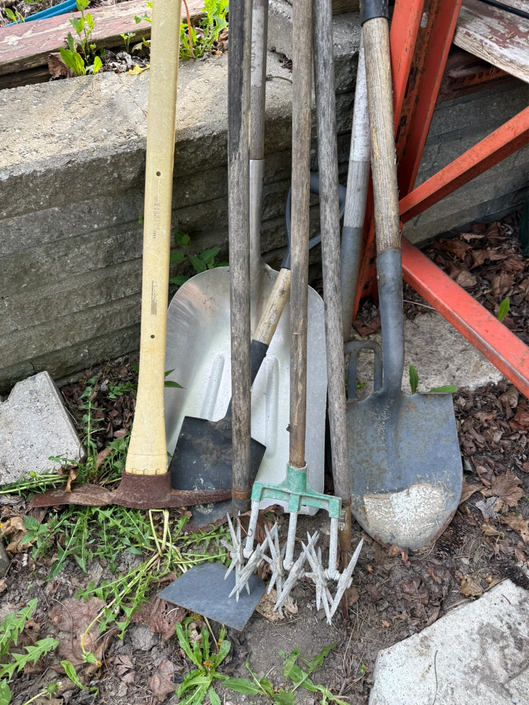 Assorted Garden Tools Lot - photo 2