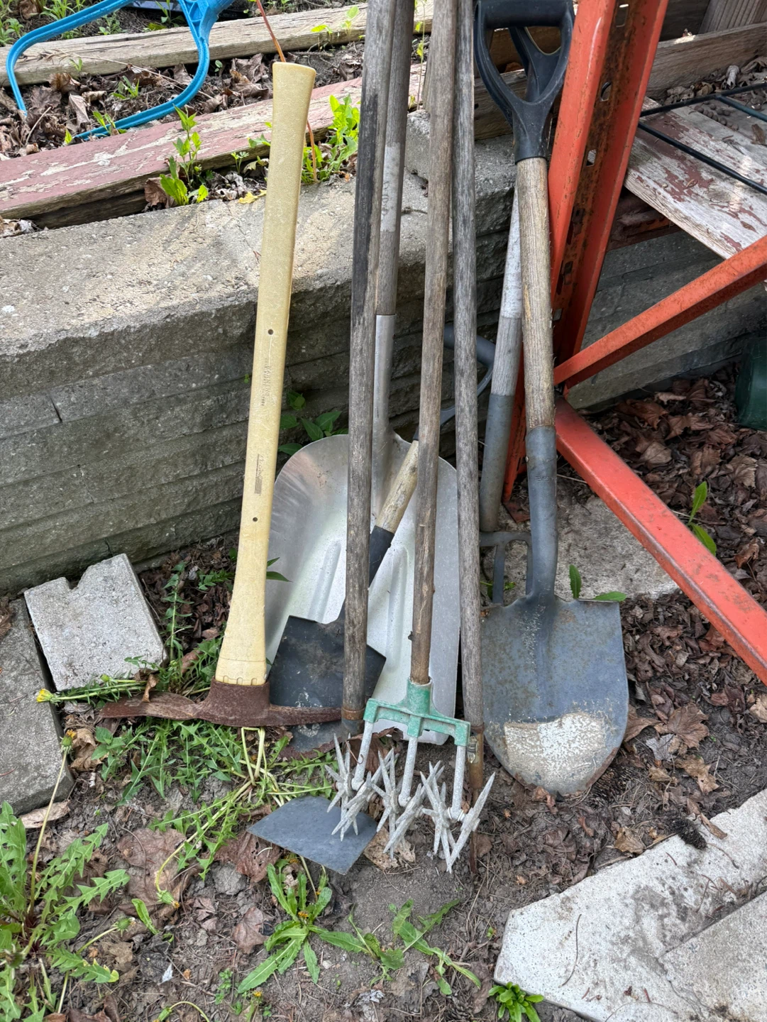 Assorted Garden Tools Lot