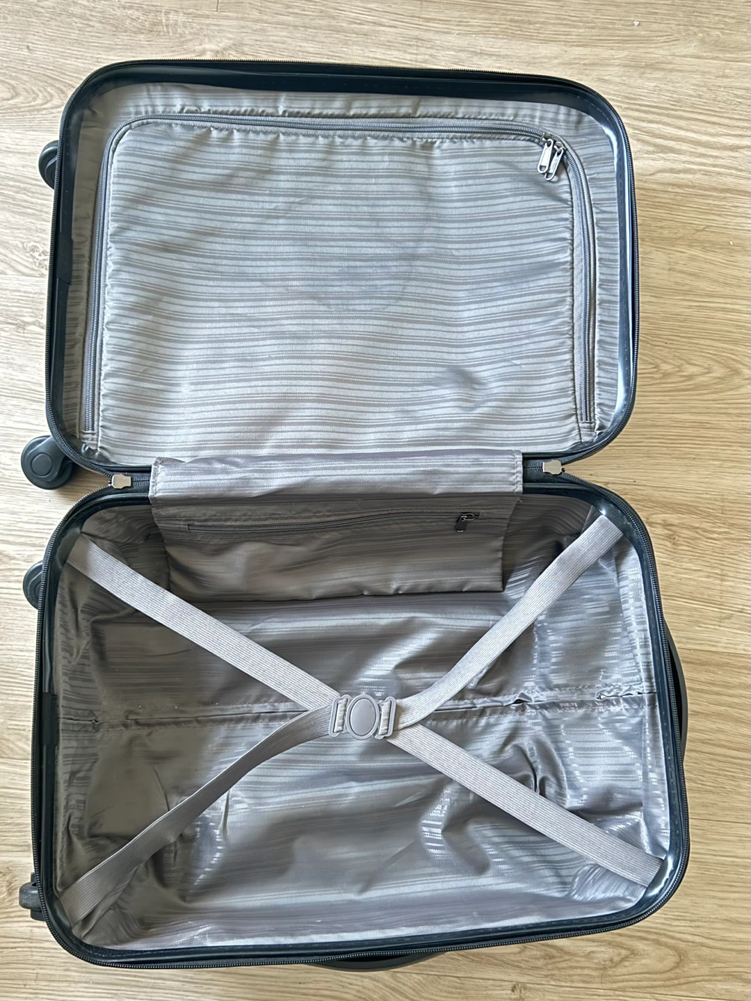 Reaction Kenneth Cole Navy Blue Hardside Carry-On Suitcase - photo 2