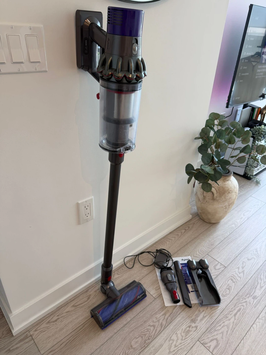 Dyson Cordless Vacuum Cleaner with Attachments - photo 3