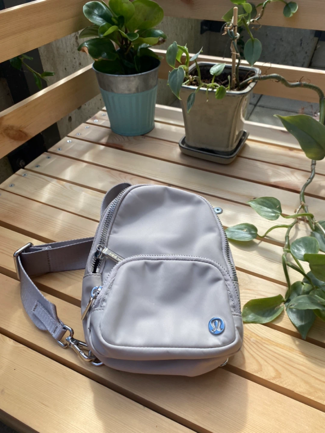 Lululemon Everywhere Sling Bag - Light Grey