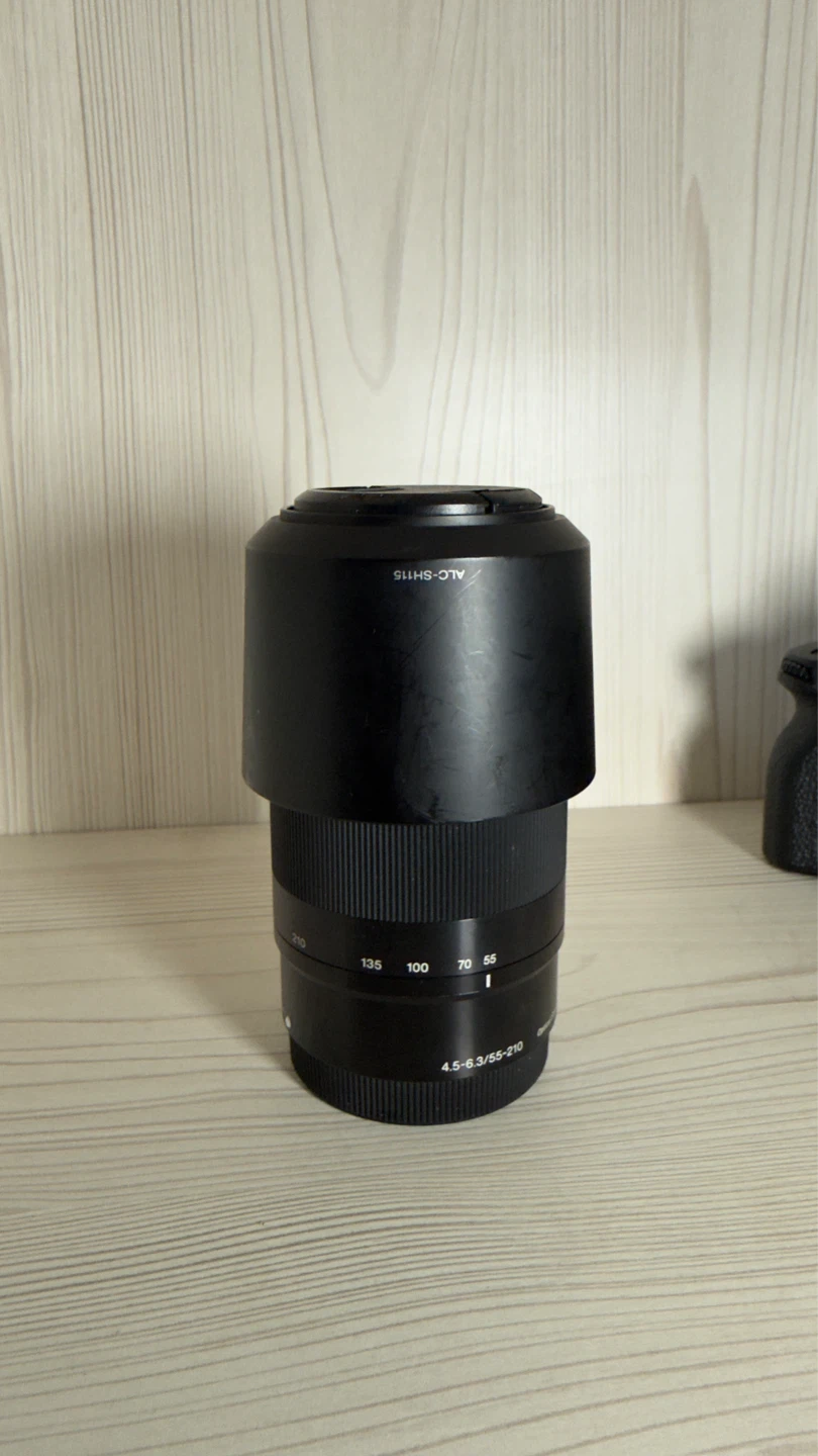 Sony A7 IV Full-Frame Camera with 2 Lenses — Like New - photo 3