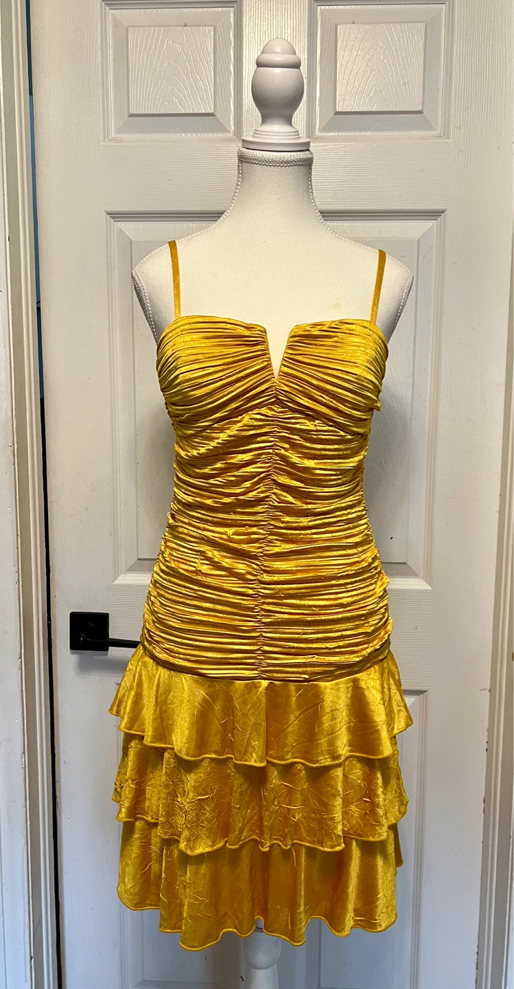 Le Chateau Yellow Ruched Dress with Ruffle Skirt - M/M