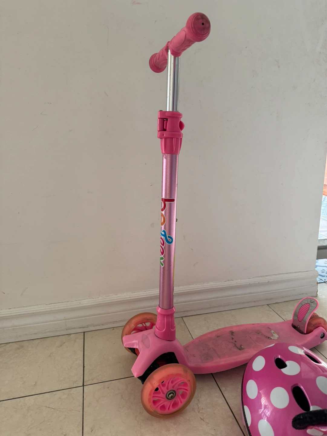 3-Wheel Scooter with Helmet - photo 3