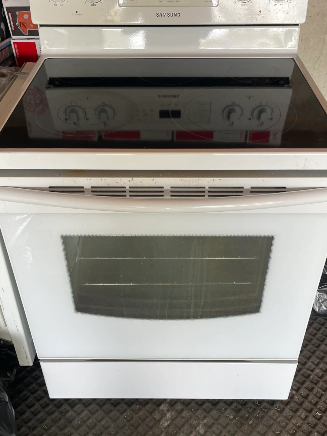 Samsung Electric Range with Smooth Top - photo 2
