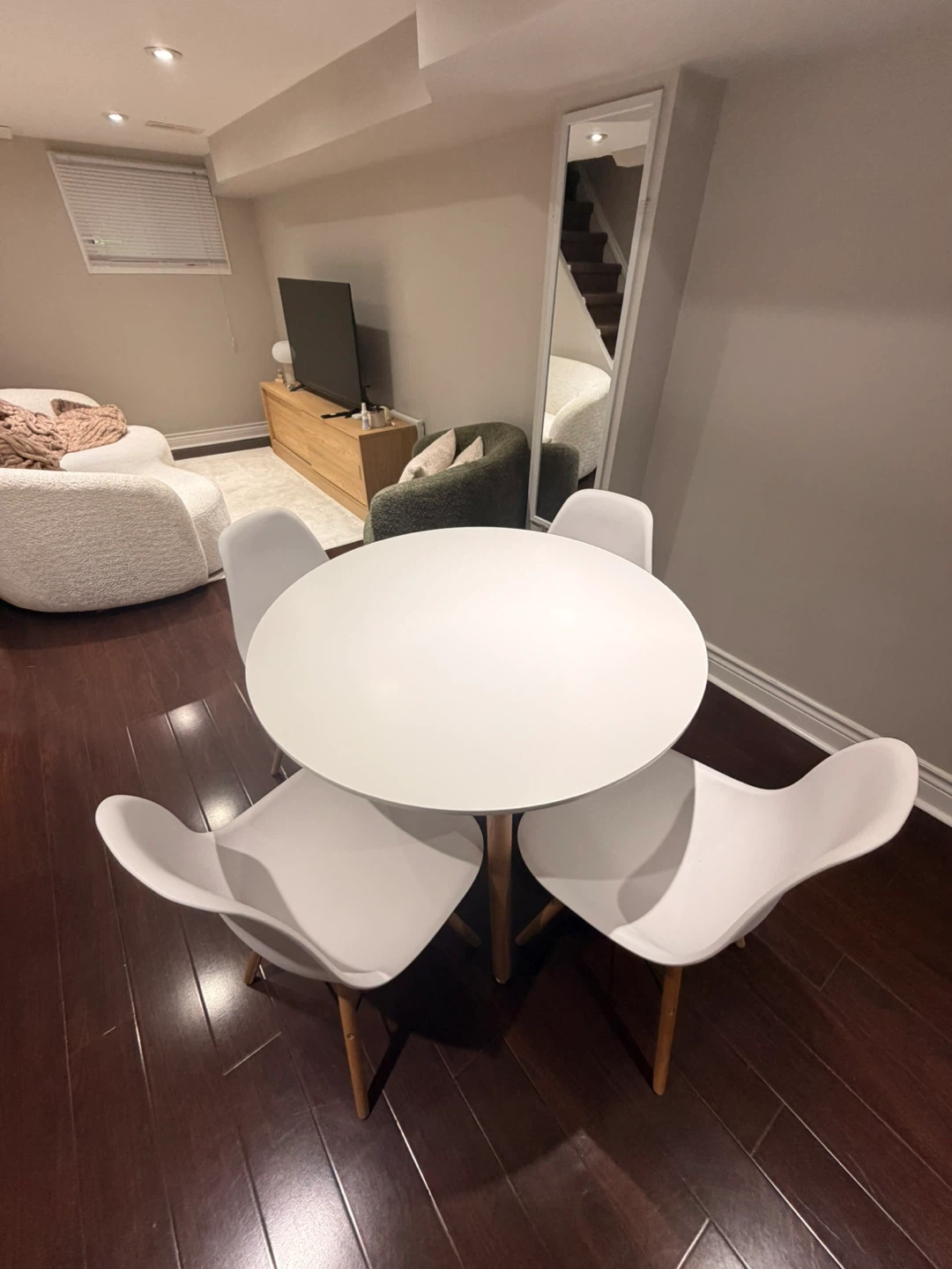 White Round Dining Table with 4 Chairs - photo 2