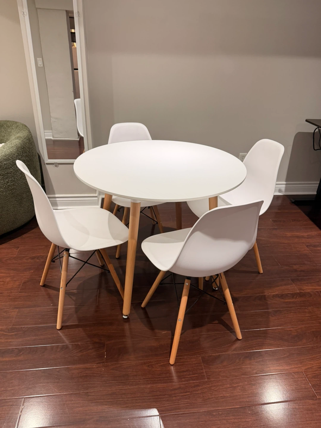 White Round Dining Table with 4 Chairs - photo 3