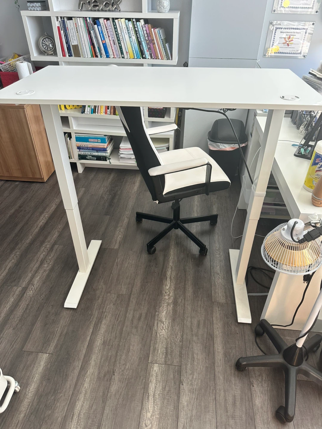 White chair and Standing Desk with Adjustable Height