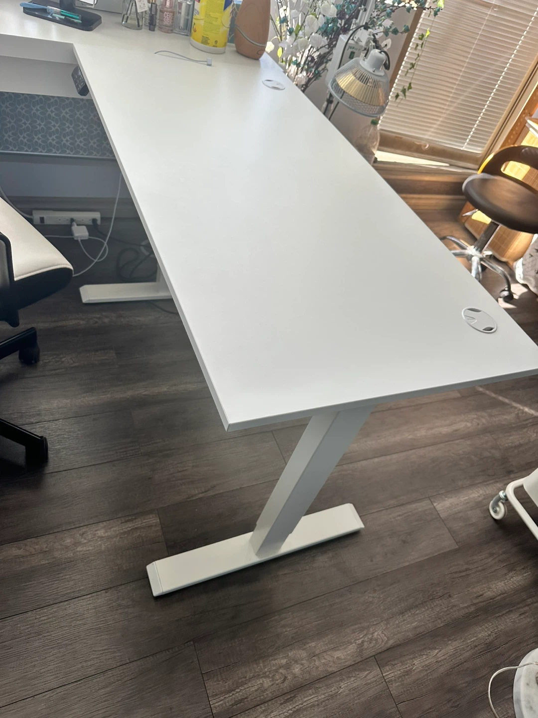 White chair and Standing Desk with Adjustable Height - photo 3