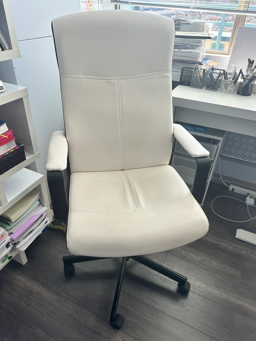White chair and Standing Desk with Adjustable Height - photo 5