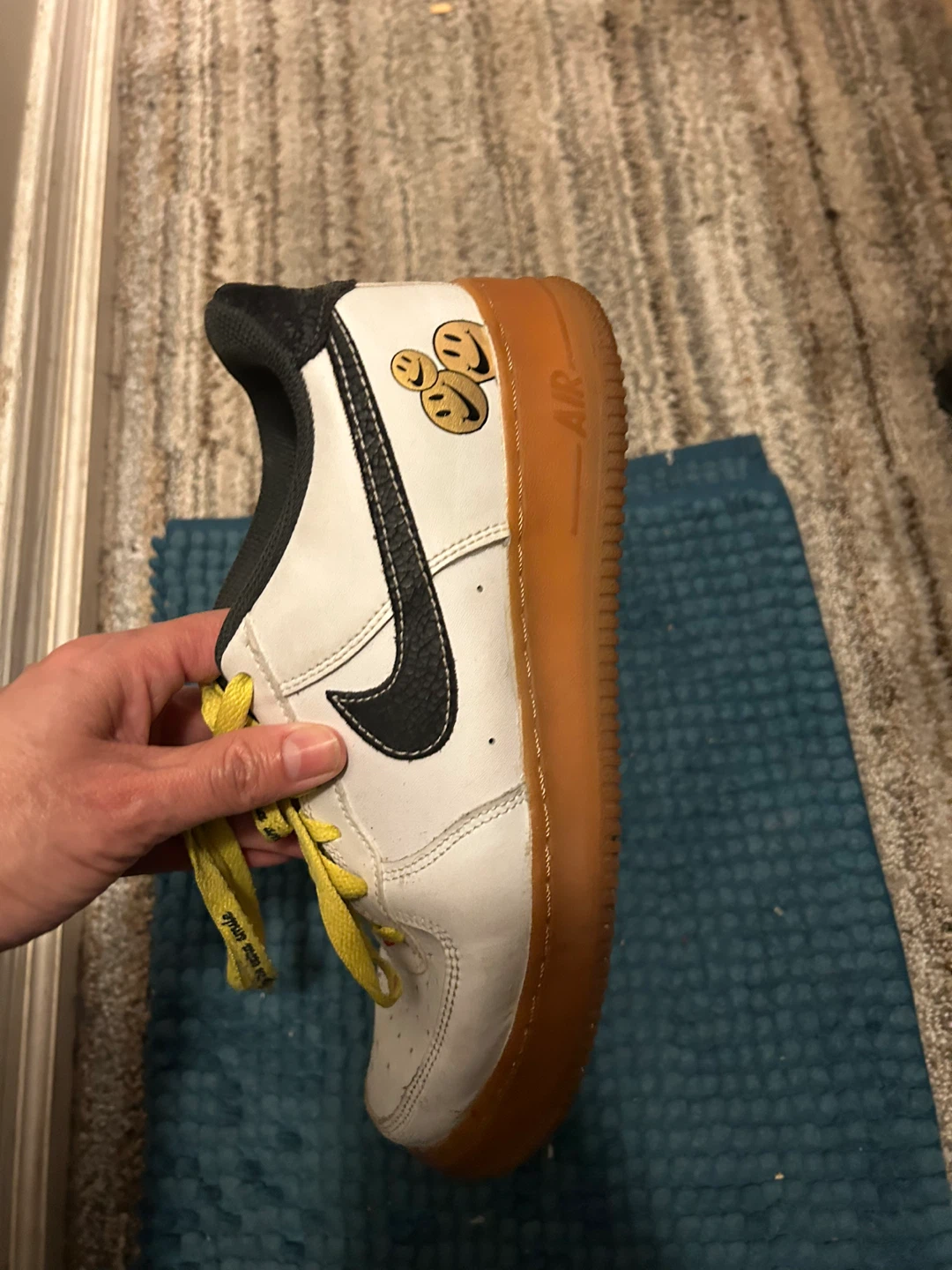 Nike Air Force 1 Low Gum Sole White Smiley Face Sneakers - photo 3
