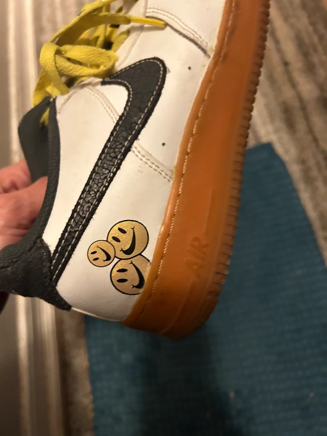 Nike Air Force 1 Low Gum Sole White Smiley Face Sneakers