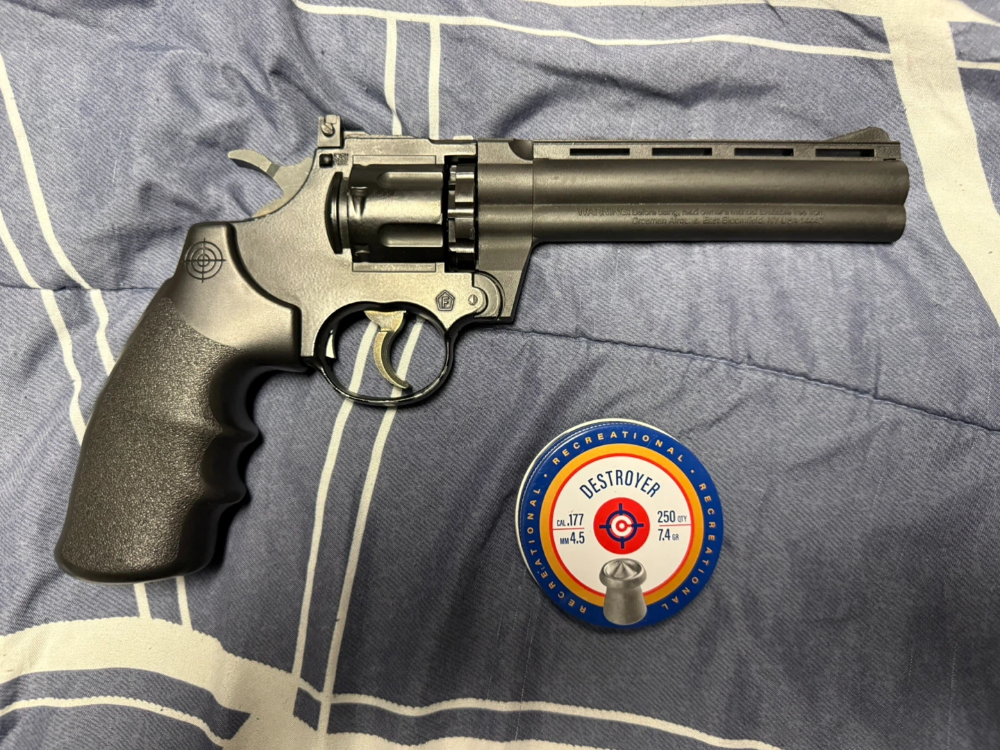 Crosman Break-Barrel C02 Pellet Revolver W/ Tin Of Pellets