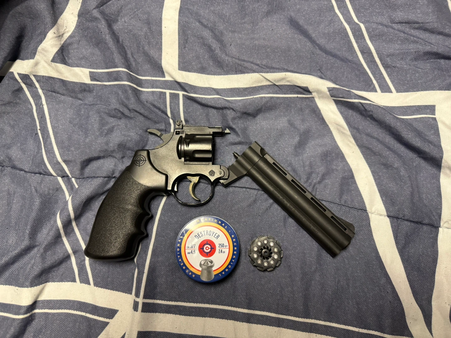 Crosman Break-Barrel C02 Pellet Revolver W/ Tin Of Pellets - photo 2