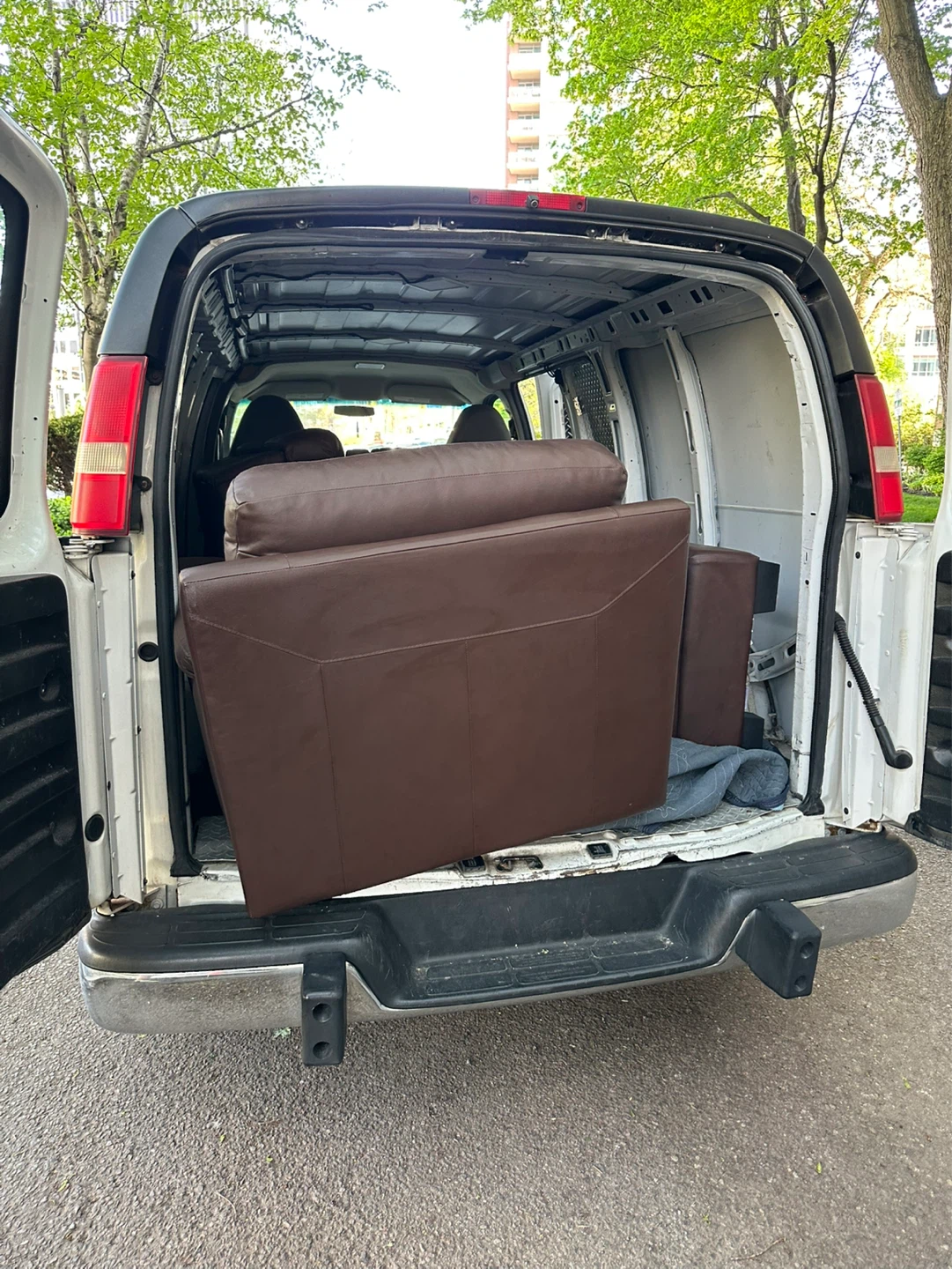 Delivery and furniture removal
