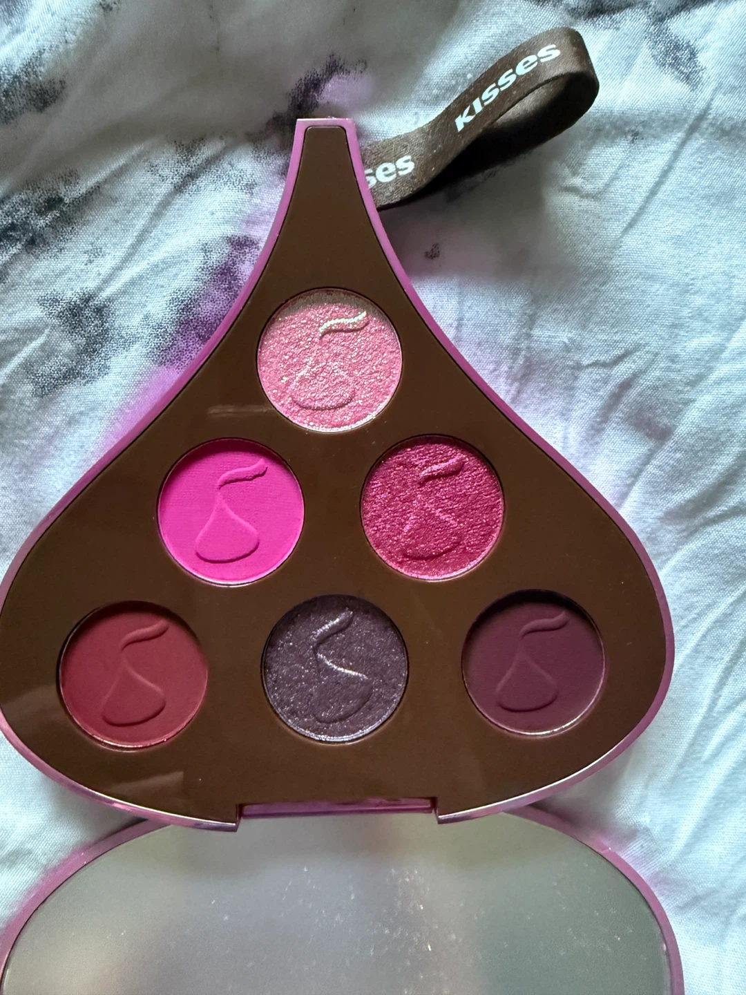 Glamlite Hershey's Kisses Lava Cake Eyeshadow Palette - photo 3