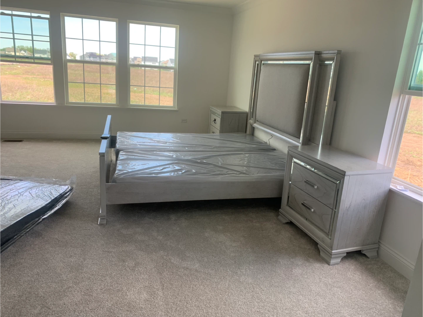 Gray Wood Queen Bed Frame with Headboard and 2 Nightstands - photo 2