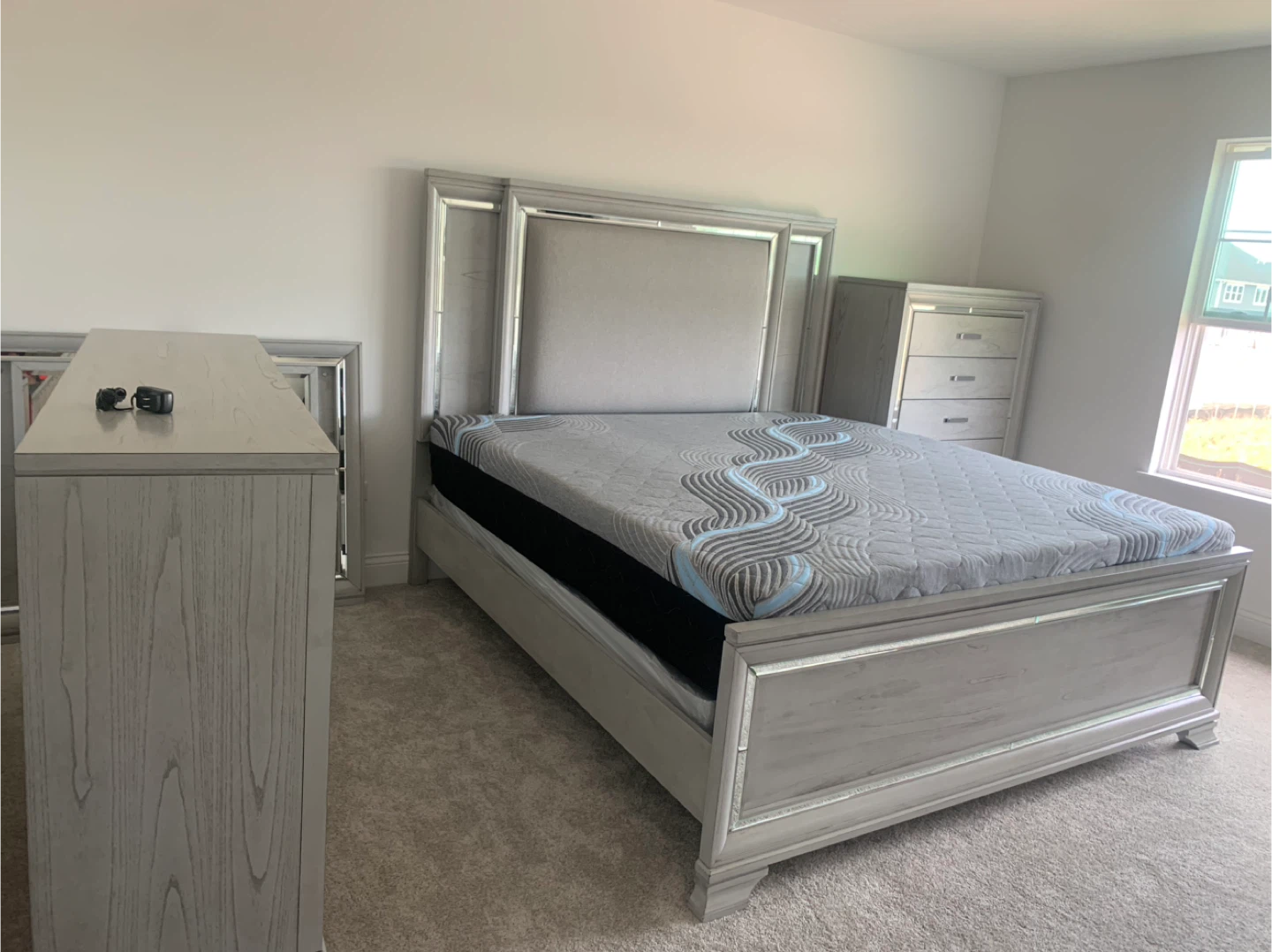 Gray Wood Queen Bed Frame with Headboard and 2 Nightstands
