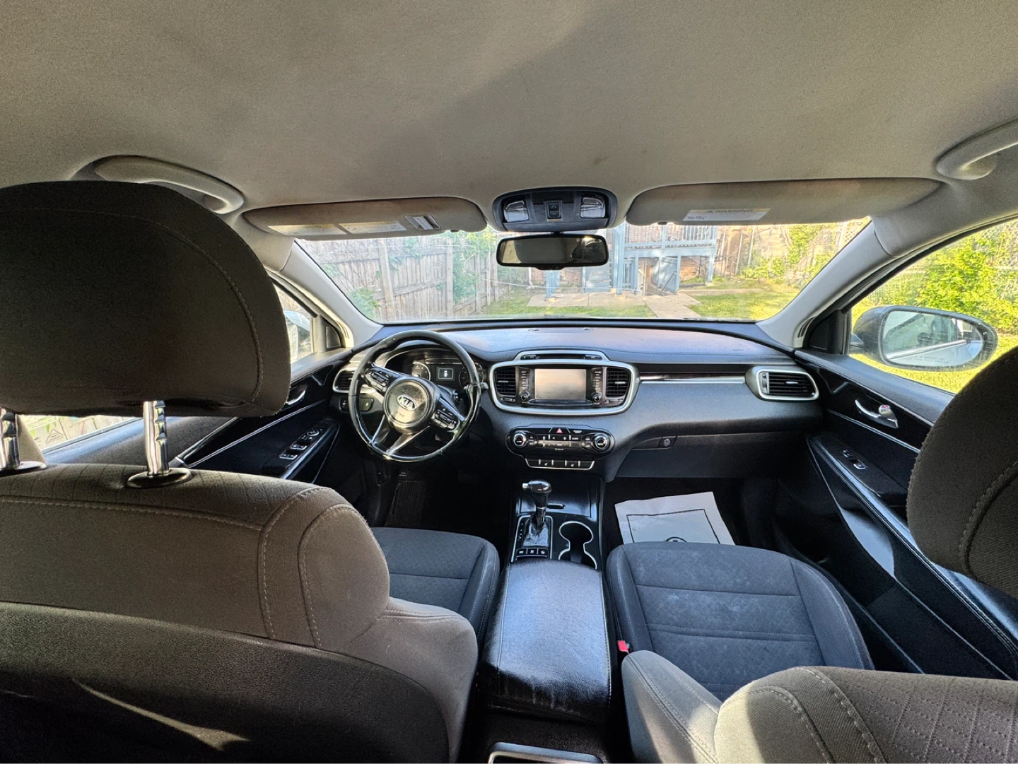 Silver Kia Sorento SUV - photo 5