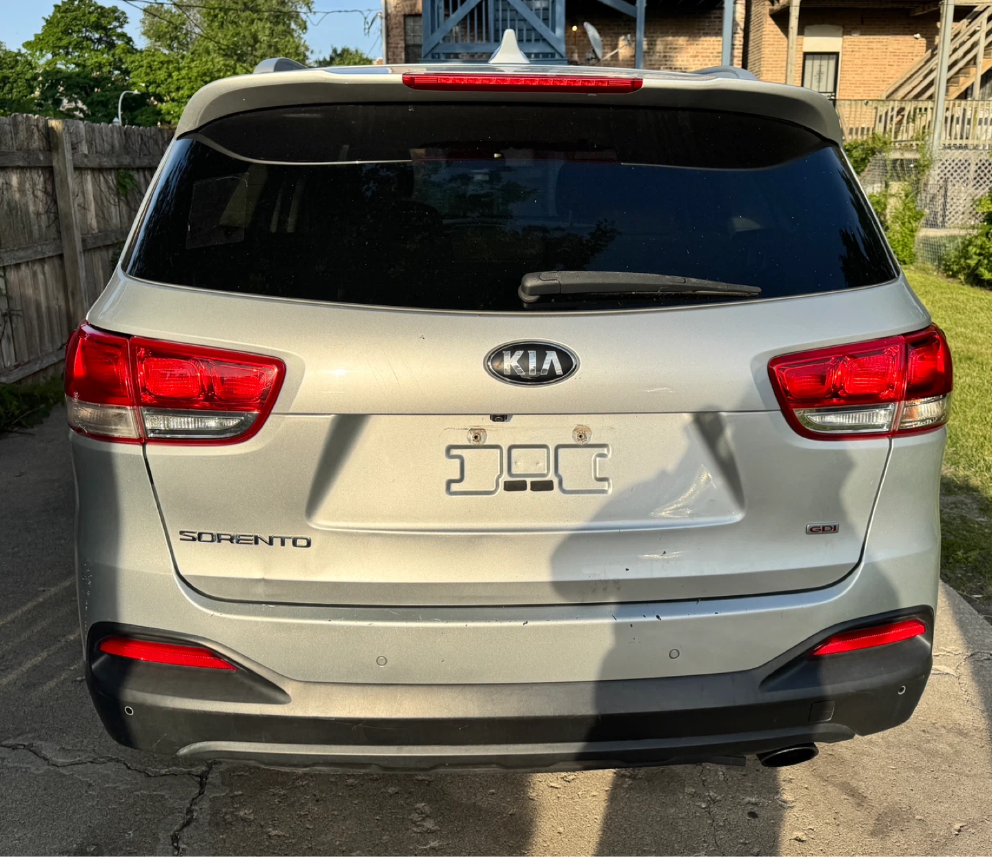 Silver Kia Sorento SUV - photo 2