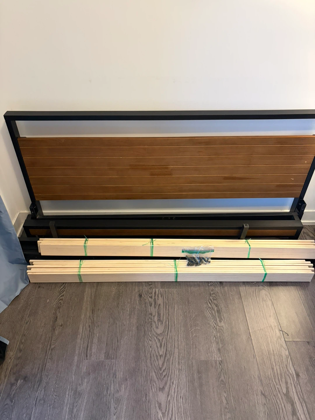 Moving sale- Low Profile metal and bamboo bed frame - photo 4