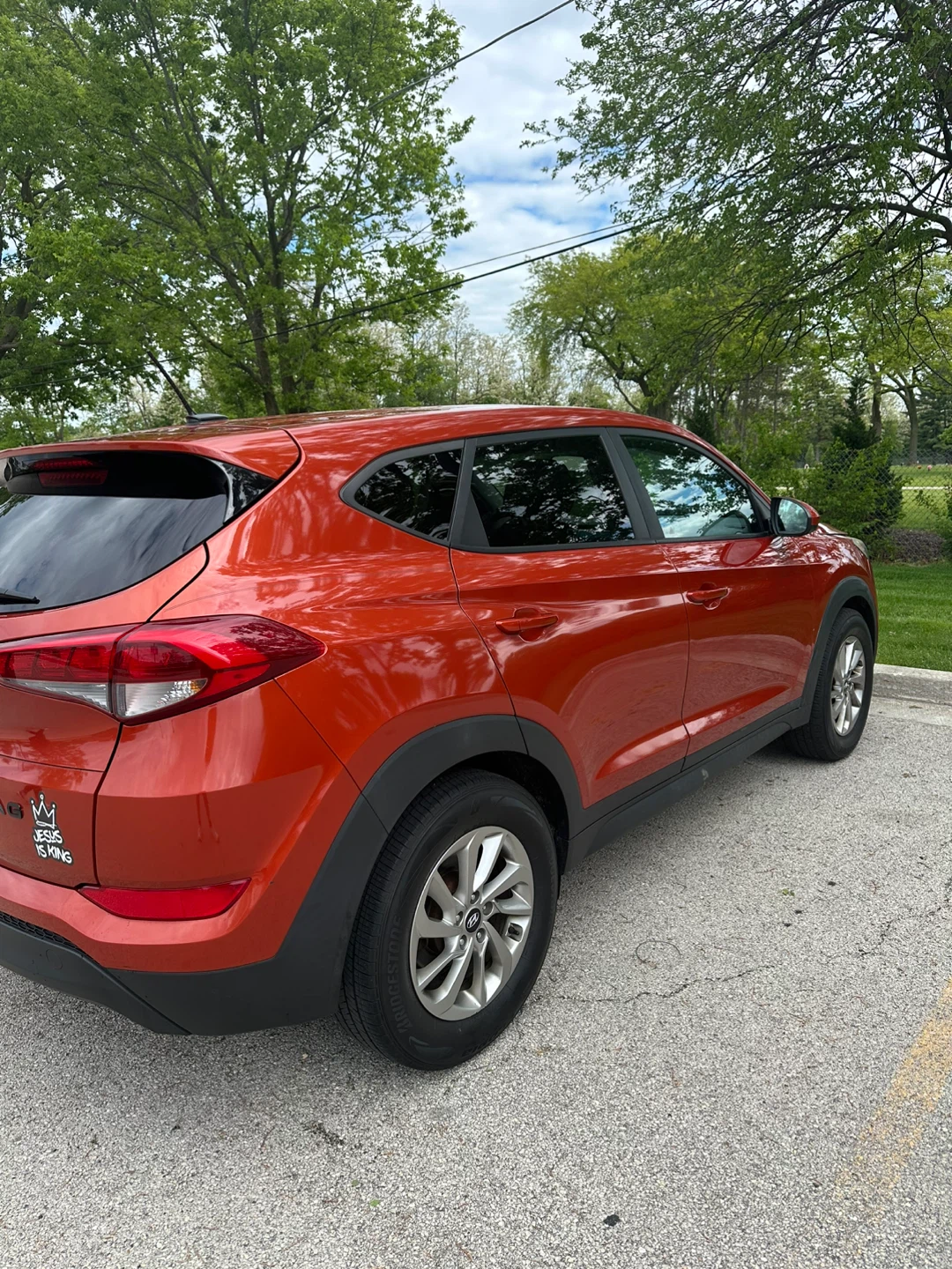 Orange Hyundai Tucson SUV - photo 2