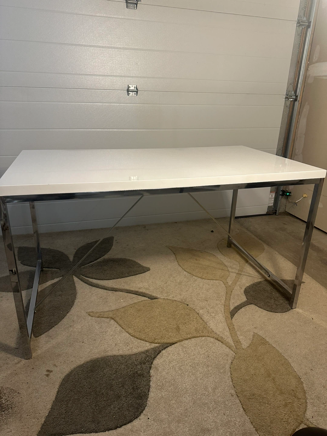 White Desk with Chrome Legs - photo 5