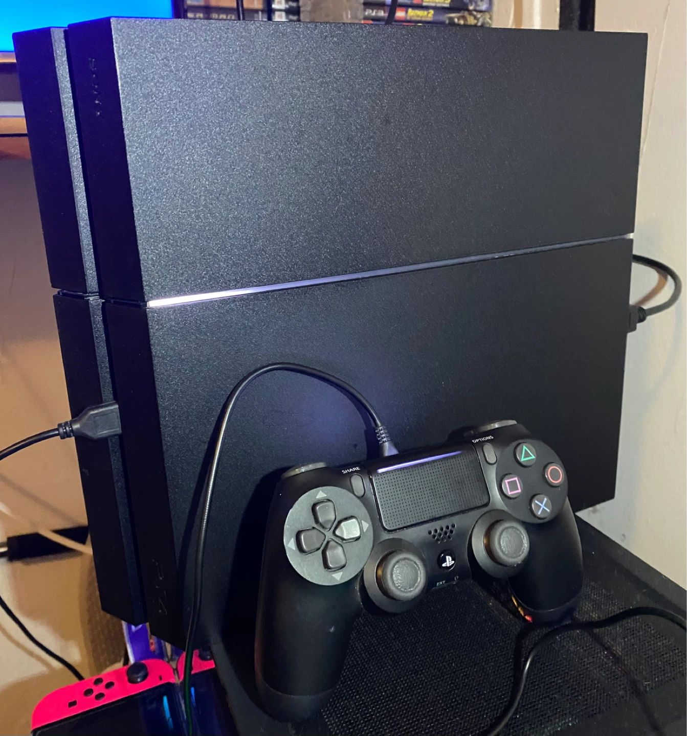 PlayStation 4 PS4 Console w Controller